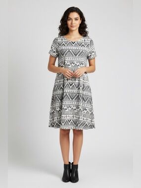 LuLaRoe Jessie Swing Dress • Scoop Neckline • Hidden Side Seam Pockets